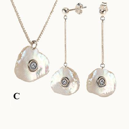 Treasure Set Mother of Pearl with Diamonds